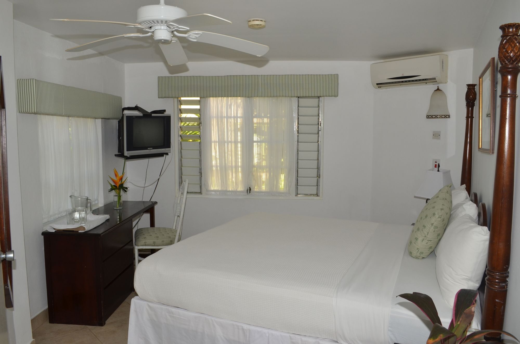Yard Beach House Negril Esterno foto